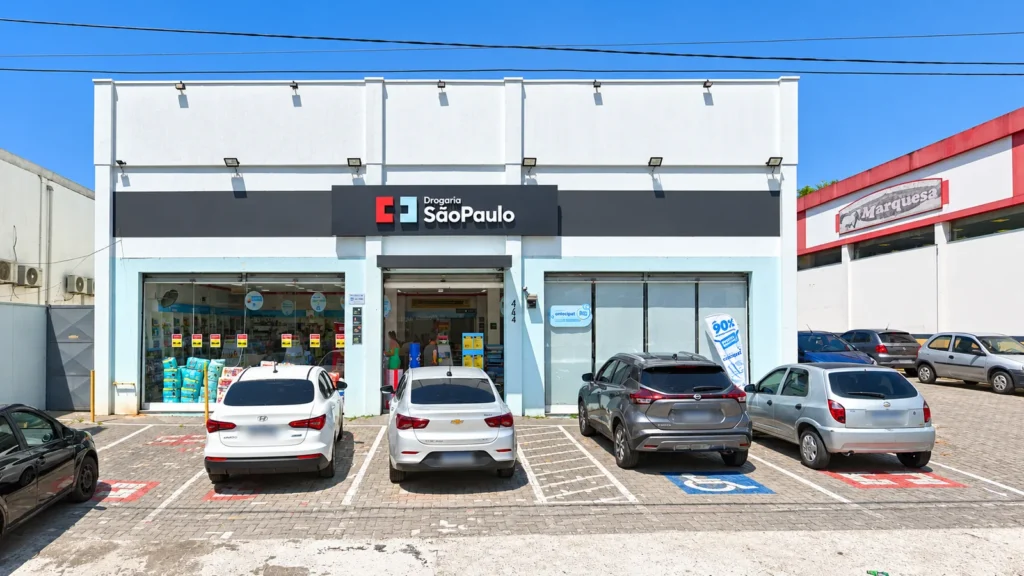 Fachada da Drogaria São Paulo na região da Chácara do Solar, em Santana de Parnaíba.