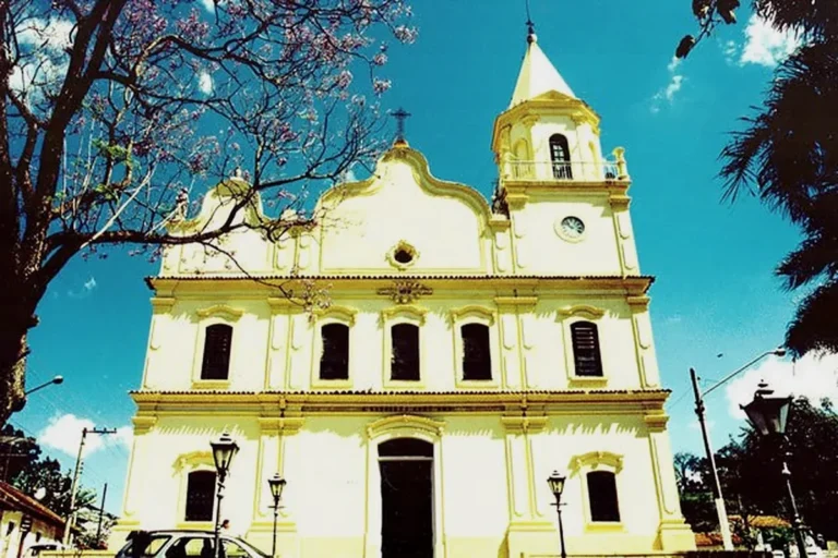 Igreja Matriz de Sant’Ana, de 1882 e em estilo eclético, no Centro Histórico de Santana de Parnaíba, em São Paulo